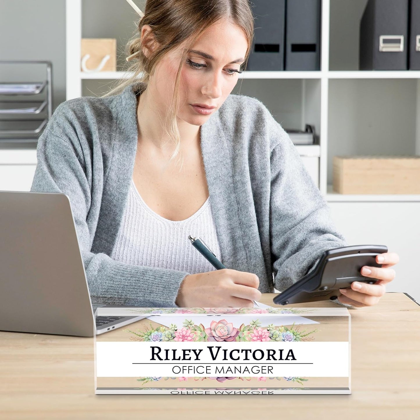 Personalized Name Plate for Desk, Custom Desk Name Plate, Acrylic Name Plate Office Desk Accessories, Personalized Office Gifts for Coworkers Teachers, Employee Appreciation Gifts (A-Victoria)