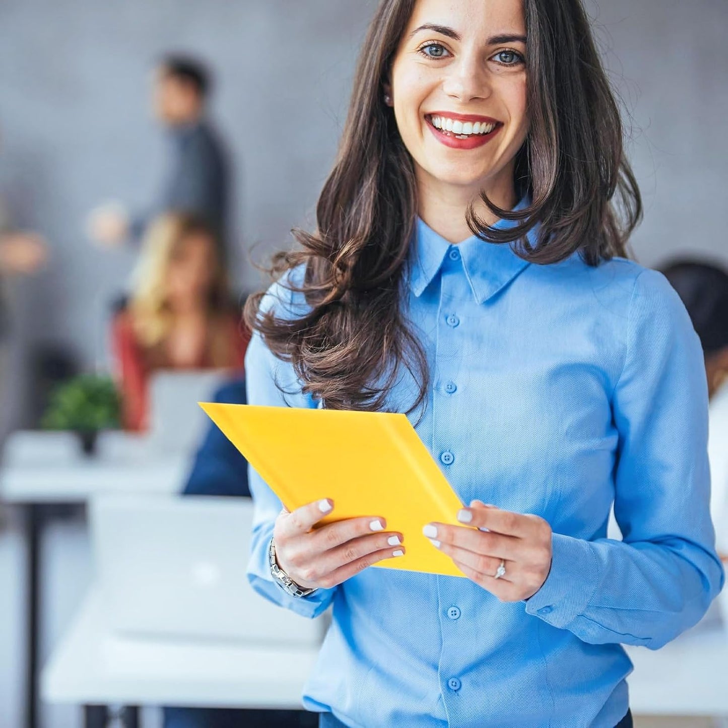 Kraft Bubble Mailers 4×8' Inch 50 Pack Yellow shipping envelopes Self-Seal Padded Mailing Envelopes for Jewelry Makeup Supplies and Small Business Packaging