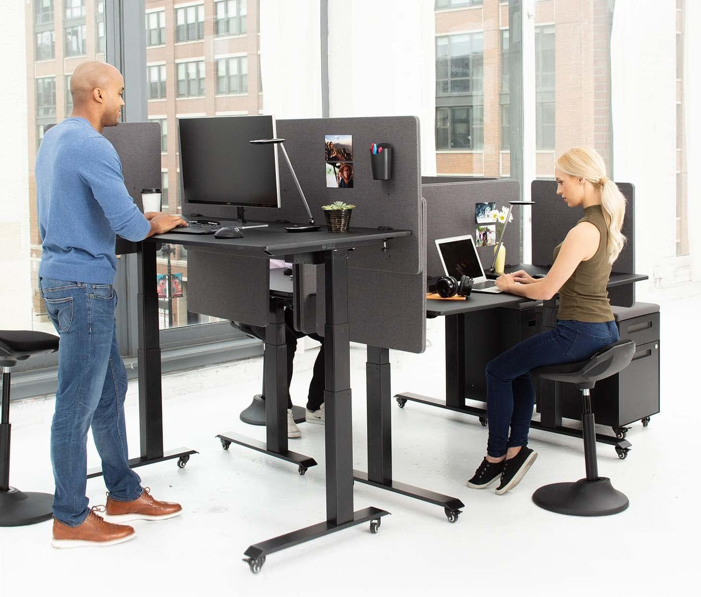 Stand Up Desk Store ReFocus Clamp-on Acoustic Desk Divider Privacy Panel That Reduces Noise and Visual Distractions (Ash Gray, 47.25" x 23.6")