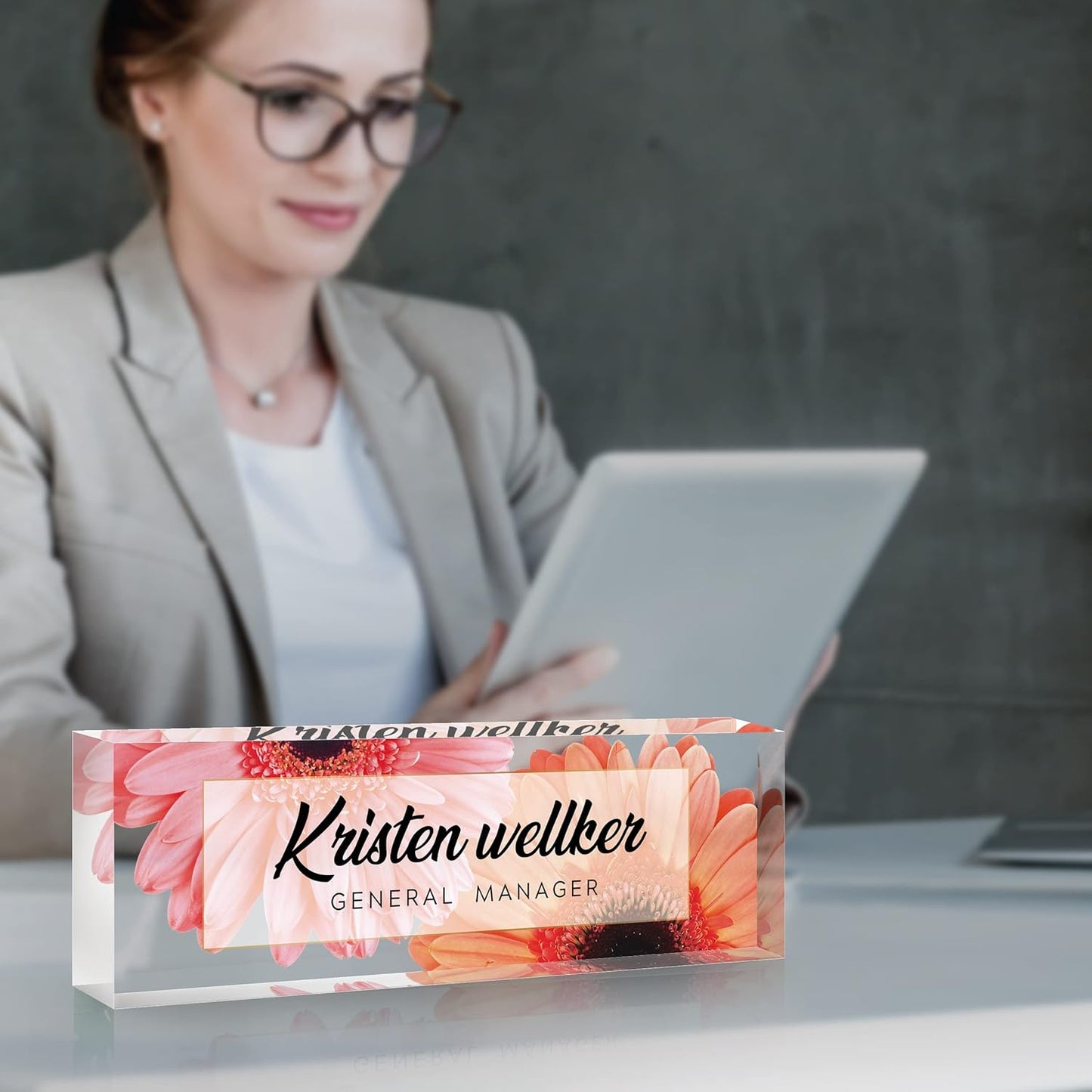 Desk Name Plate Personalized, Premium African Daisy Acrylic Desk Name Plate, Personalized Name Plate for Desk, Office Decor for Women or Men Coworkers, Boss, Employee, Teacher