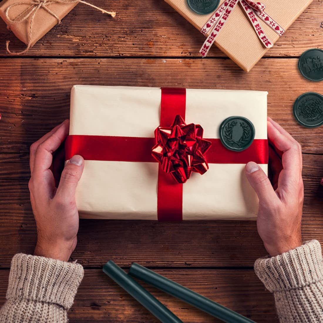 UNIQOOO Forest Green Christmas Fir Glue Gun Sealing Wax Sticks for Wax Seal Stamp - Great for Wedding Invitations, Cards Envelopes, Snail Mails, Wine Packages, Christmas Gift Ideas, Pack of 8