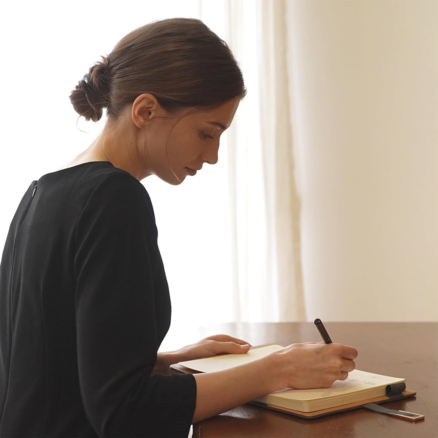 Fanery Sue Tree of Life Refillable Writing Journal for Women&Men Faux Leather Hardcover Notebook A5 College Ruled 200 Lined Pages Lay-Flat Personal Diary with Pen&Magnetic Buckle （Hot Pink