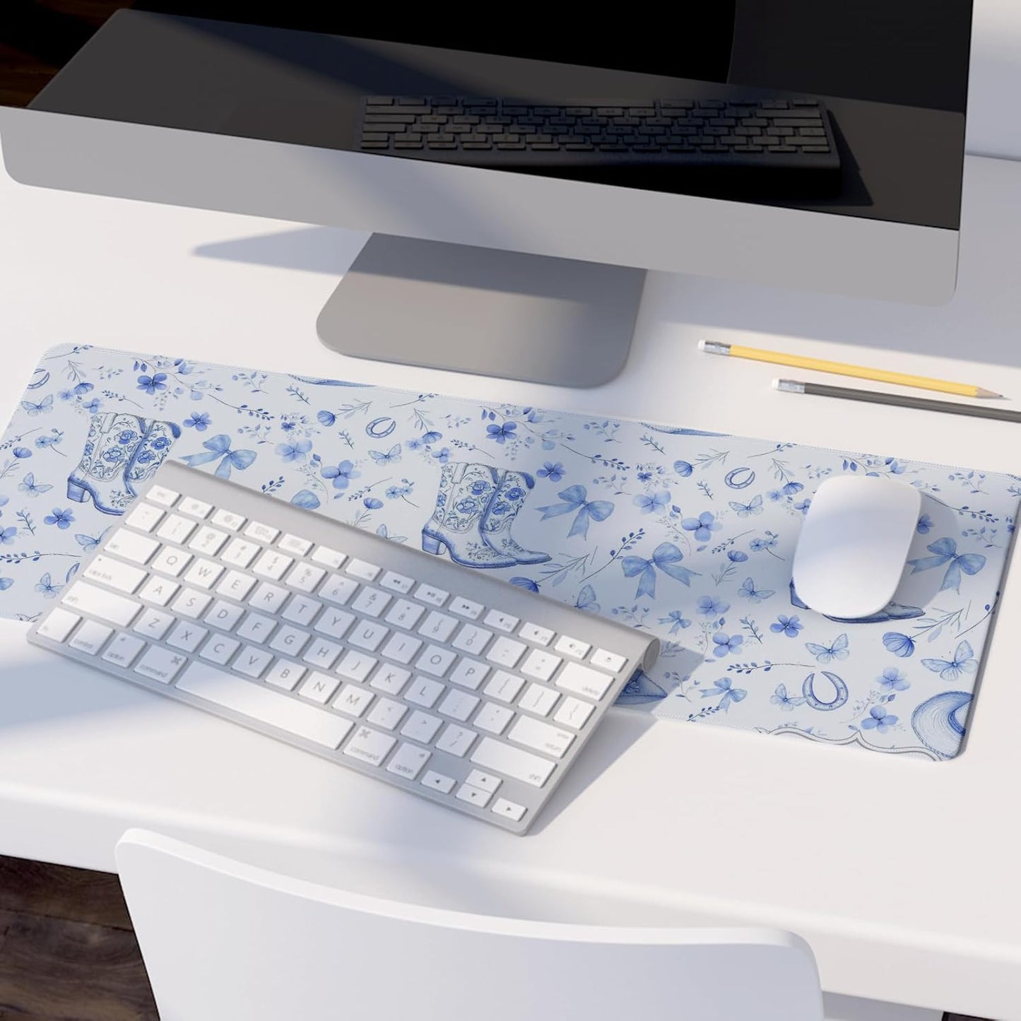 Western Desk Mat,Blue and White Floral Mouse Pad, Blue Chinoiserie Large Mouse Pad, Coquette Girly Cowgirls Desk Mat for Dorm Western Office Decor, 31.5x11.8 Inch