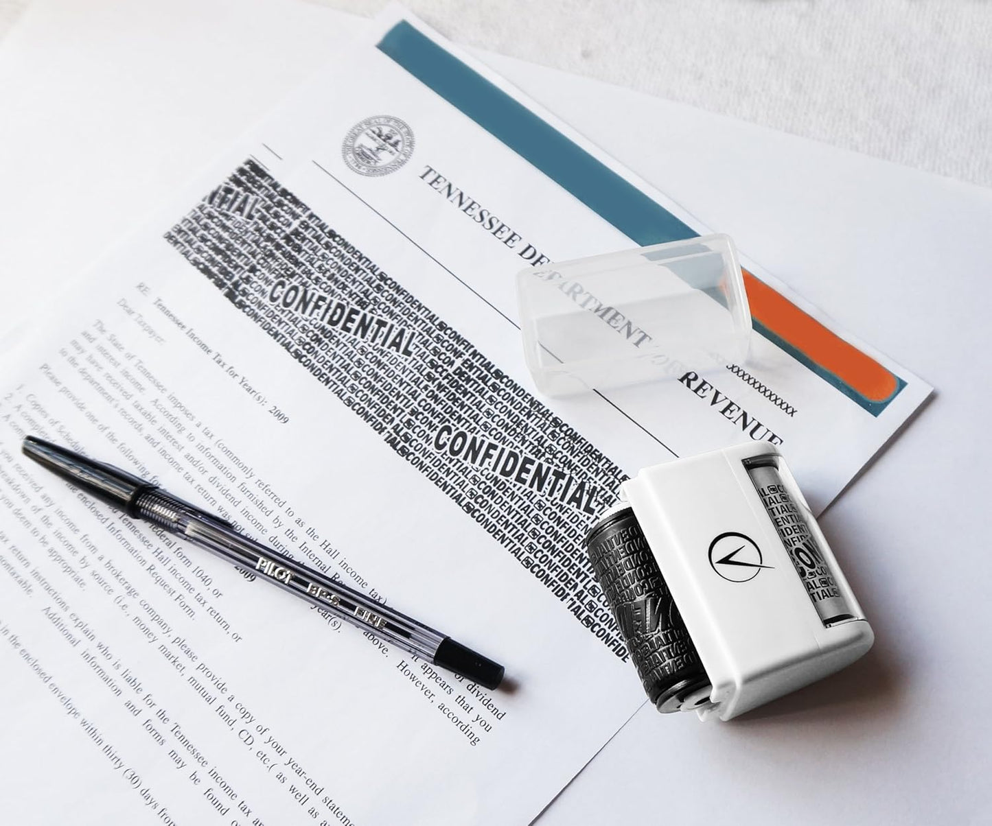 Vantamo Identity Theft Protection Roller Stamp for Hiding Sensitive Information, Wide Confidential Stamp with 3 Ink Refill, Security Stamp Roller for Identity Theft Prevention, Classy White