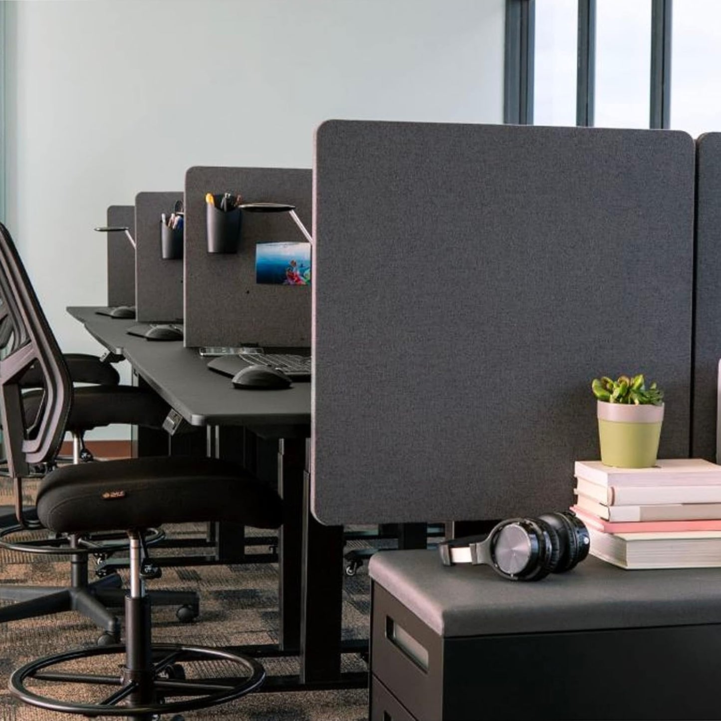 Stand Up Desk Store ReFocus Clamp-on Acoustic Desk Divider Privacy Panel That Reduces Noise and Visual Distractions (Ash Gray, 23.6" x 23.6")