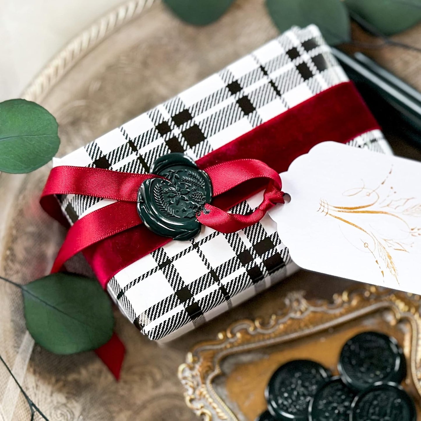 UNIQOOO Forest Green Christmas Fir Glue Gun Sealing Wax Sticks for Wax Seal Stamp - Great for Wedding Invitations, Cards Envelopes, Snail Mails, Wine Packages, Christmas Gift Ideas, Pack of 8