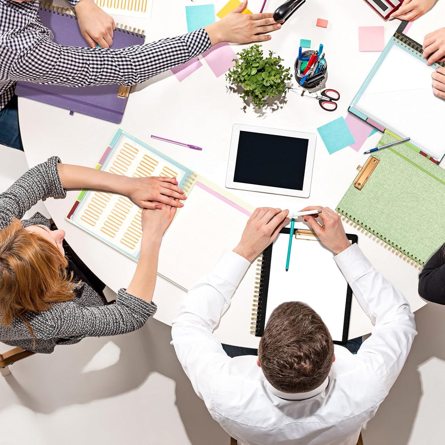 Ospelelf Foldable Spiral Clipboard Folio with Storage Zipper Pouch, 5 Plastic Folders with 10 Pockets, Refillable Lined Notepad (11" x 8.5"), Linen Hardcover Project Organizer (Beige)